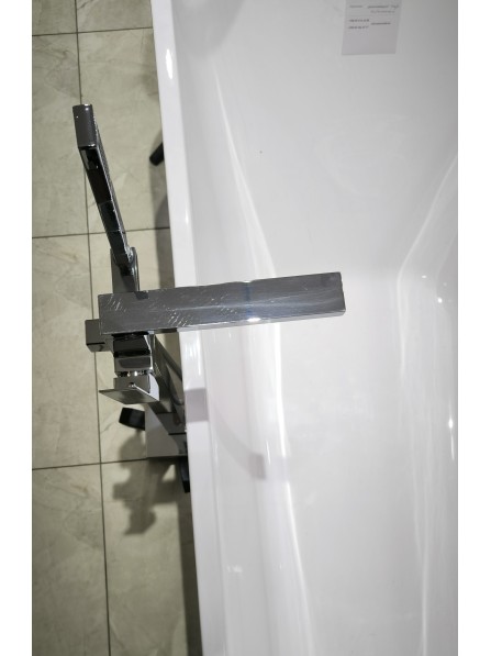 Смеситель для ванной Uovo A71002